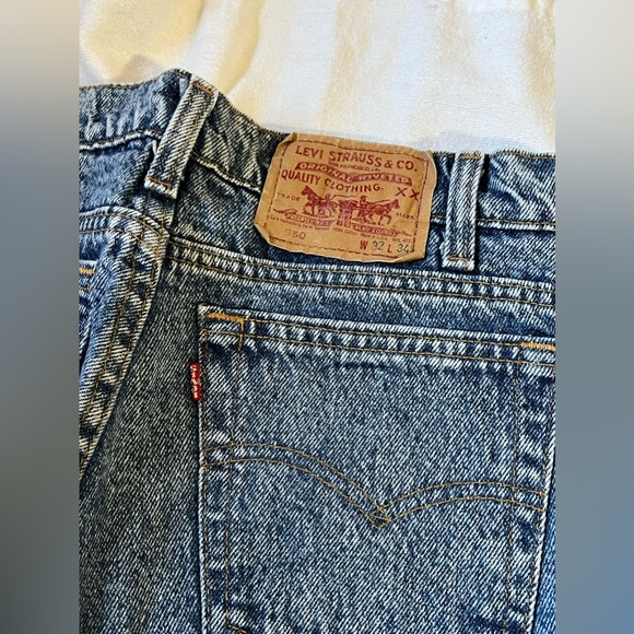 Vintage Levi’s 550 Acid Wash High Rise Relaxed fit with tapered leg -  Mom Jeans - Picture 3 of 10